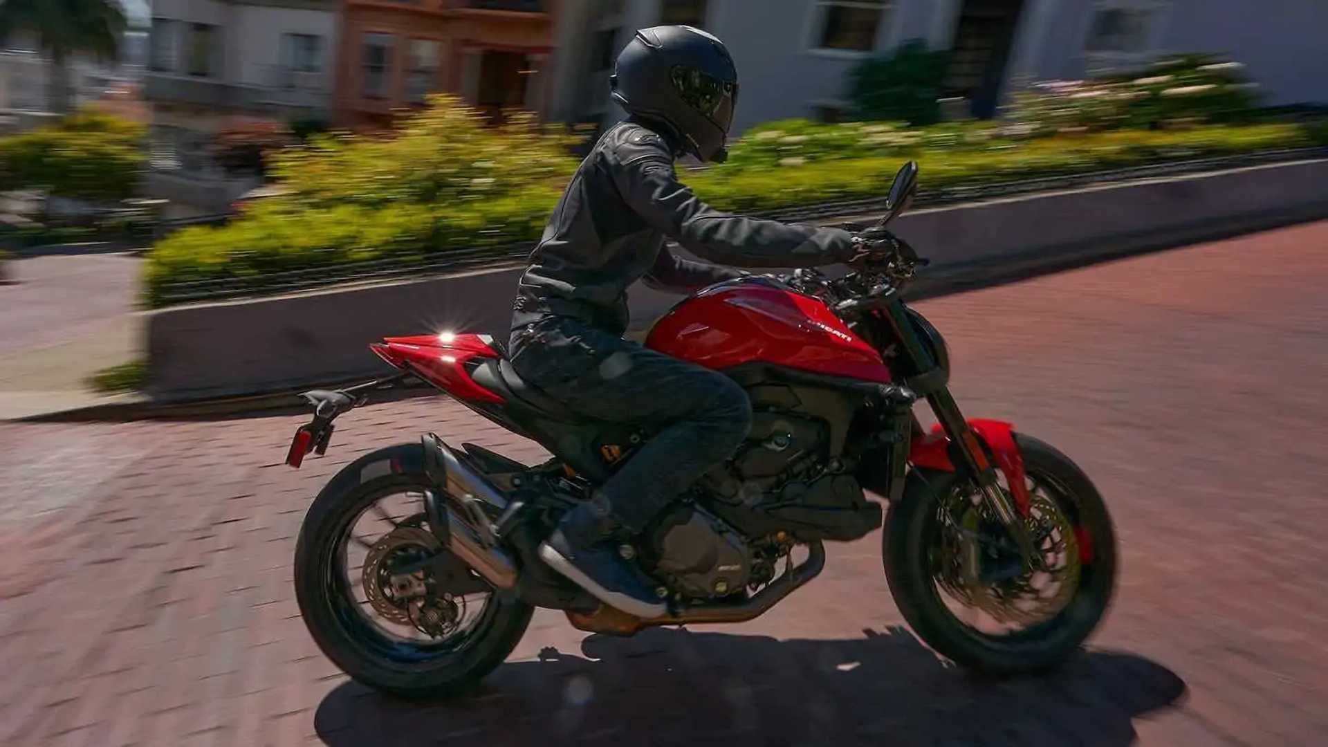 Motorcycle riding jeans with armor protection for touring