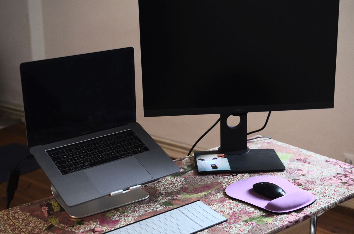 Laptop with extended monitor for productivity